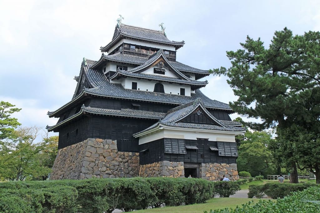 Matsue Castle keep fatures